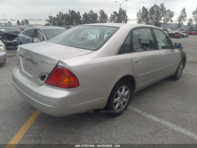 4T1BF28BXYU095255 - 2000 TOYOTA AVALON XL/XLS Silver photo 4