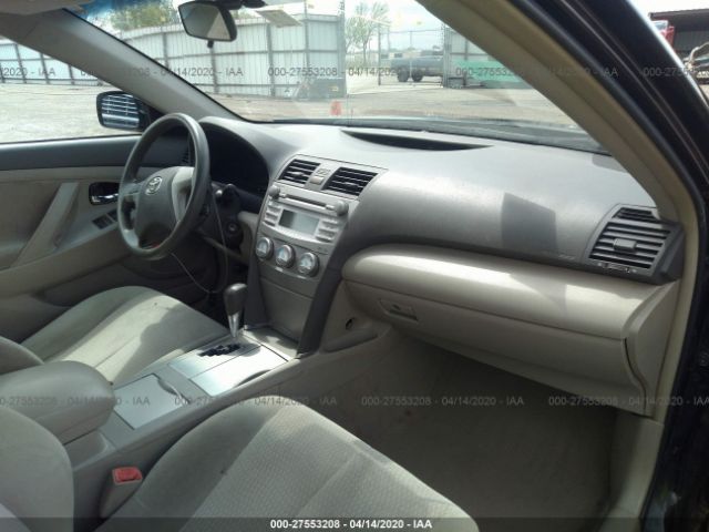 4T1BF3EK2BU669655 - 2011 TOYOTA CAMRY SE/LE/XLE 黑色 照片 5