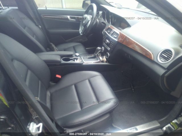 WDDGF4HB4EA962464 - 2014 MERCEDES-BENZ C 250 Black photo 5