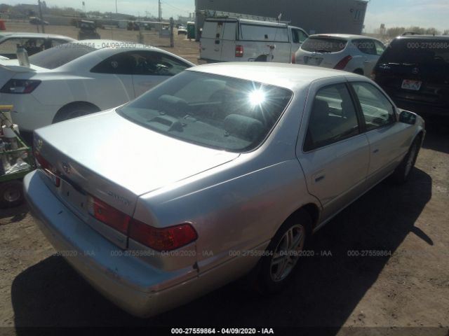 JT2BG28K910541578 - 2001 TOYOTA CAMRY LE/XLE ვერცხლისფერი ფოტო 4