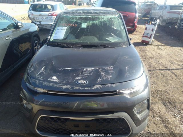 KNDJ23AU9L7062123 - 2020 KIA SOUL LX/X LINE/S Gray photo 6