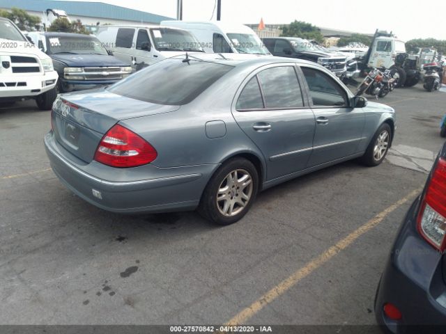 WDBUF65J05A644070 - 2005 MERCEDES-BENZ E 320 Blue photo 4