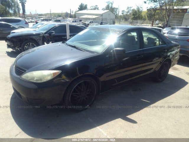 4T1BF32K05U101736 - 2005 TOYOTA CAMRY LE/XLE/SE Black photo 2