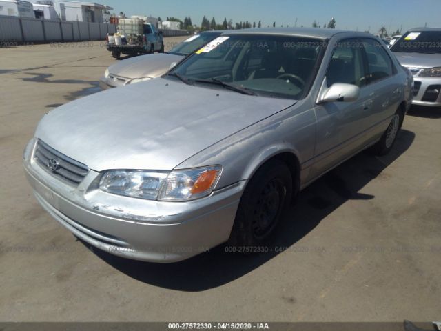 JT2BG22K310570289 - 2001 TOYOTA CAMRY CE/LE/XLE Silver photo 2