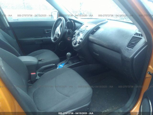 KNDJT2A21B7210673 - 2011 KIA SOUL +/!/SPORT Orange photo 5