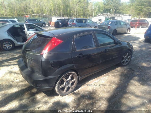 3FAHP305X4R128396 - 2004 FORD FOCUS ZX5 SVT Black photo 4