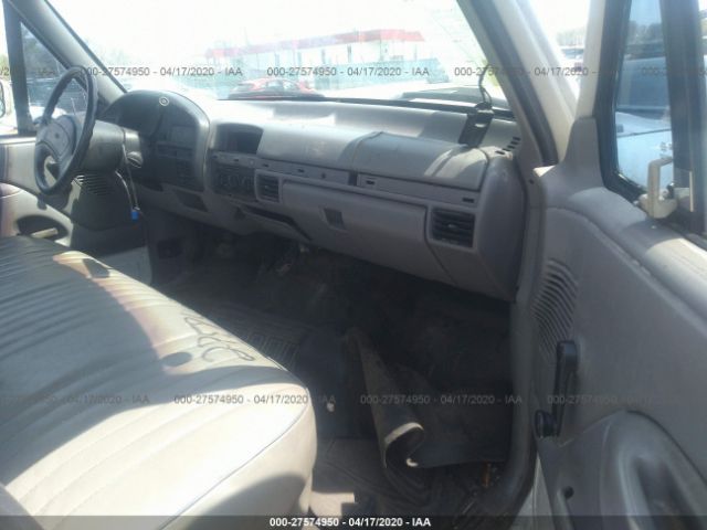 3FTHF35H4VMA64158 - 1997 FORD F350  White photo 5