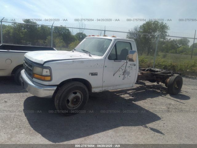 2FDKF37H8RCA31518 - 1994 FORD F350  White photo 2