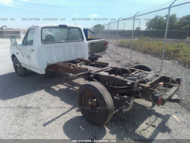 2FDKF37H8RCA31518 - 1994 FORD F350  White photo 3