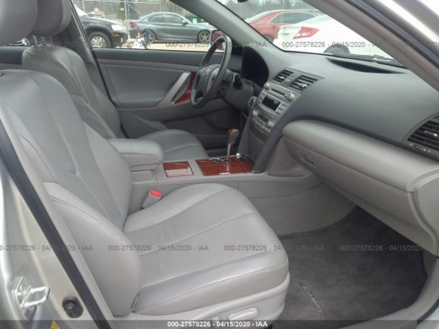 4T4BF3EK2BR103002 - 2011 TOYOTA CAMRY SE/LE/XLE Silver photo 5