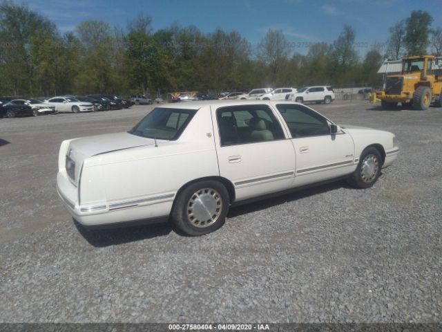 1G6KD54Y3WU701601 - 1998 CADILLAC DEVILLE  White photo 4