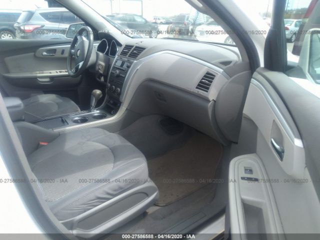 1GNKRGEDXBJ122419 - 2011 CHEVROLET TRAVERSE LT White photo 5