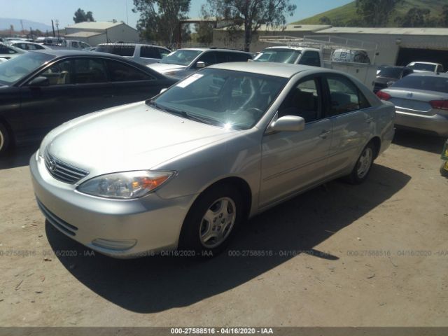 4T1BF32K82U027543 - 2002 TOYOTA CAMRY LE/XLE/SE Silver photo 2