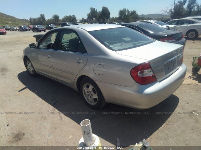 4T1BF32K82U027543 - 2002 TOYOTA CAMRY LE/XLE/SE Silver photo 3