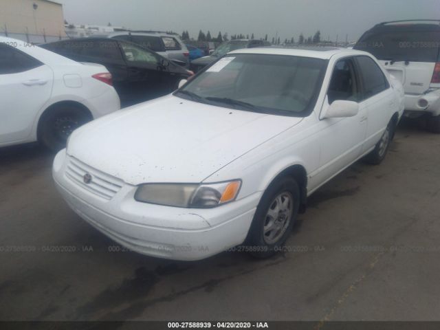 4T1BG28K3WU192078 - 1998 TOYOTA CAMRY CE/LE/XLE 白色 照片 2