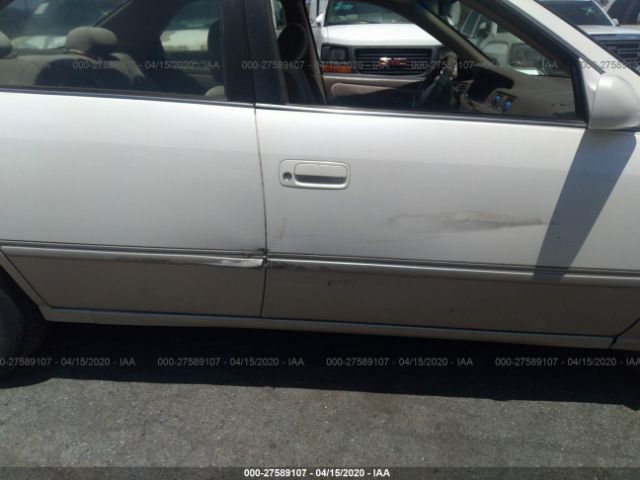 JT2BF22K6W0113423 - 1998 TOYOTA CAMRY CE/LE/XLE 白色 照片 6