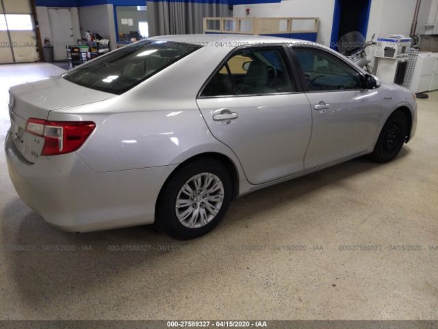 4T1BD1FK3EU141040 - 2014 TOYOTA CAMRY HYBRID/LE/XLE Silver photo 4