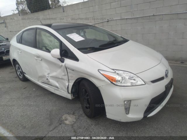 JTDKN3DU5F2000114 - 2015 TOYOTA PRIUS  White photo 1