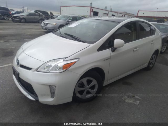 JTDKN3DU5F2000114 - 2015 TOYOTA PRIUS  White photo 2