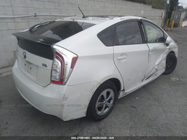 JTDKN3DU5F2000114 - 2015 TOYOTA PRIUS  White photo 4