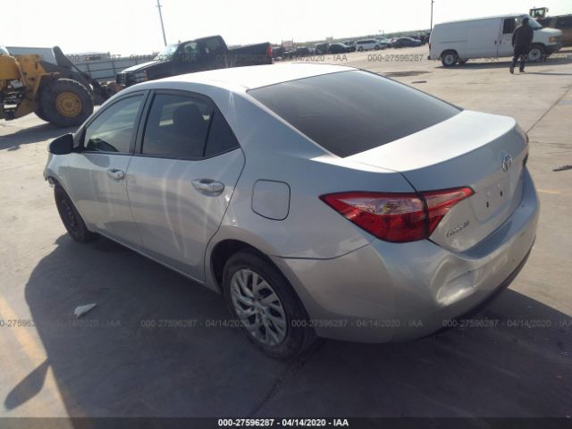 5YFBURHE9HP622955 - 2017 TOYOTA COROLLA L/LE/XLE/SE/XSE Silver photo 3