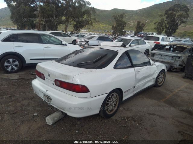 JH4DC4457YS009833 - 2000 ACURA INTEGRA LS White photo 4