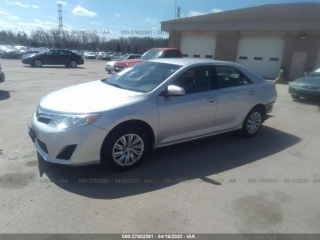 4T1BF1FK9CU089596 - 2012 TOYOTA CAMRY SE/LE/XLE 银色 照片 2