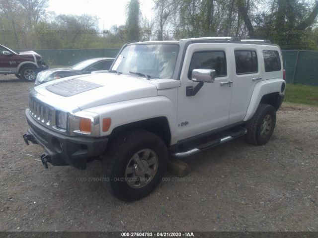 5GTDN136468127152 - 2006 HUMMER H3  White photo 2