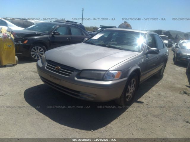 JT2BF22K0V0081146 - 1997 TOYOTA CAMRY LE/XLE Gray photo 2