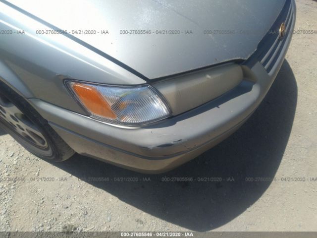 JT2BF22K0V0081146 - 1997 TOYOTA CAMRY LE/XLE Gray photo 6
