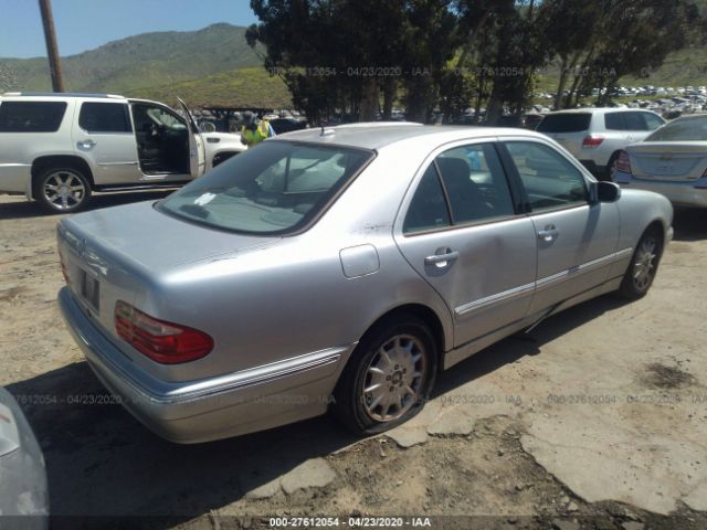 WDBJF65J6YB153813 - 2000 MERCEDES-BENZ E 320 Silver photo 4