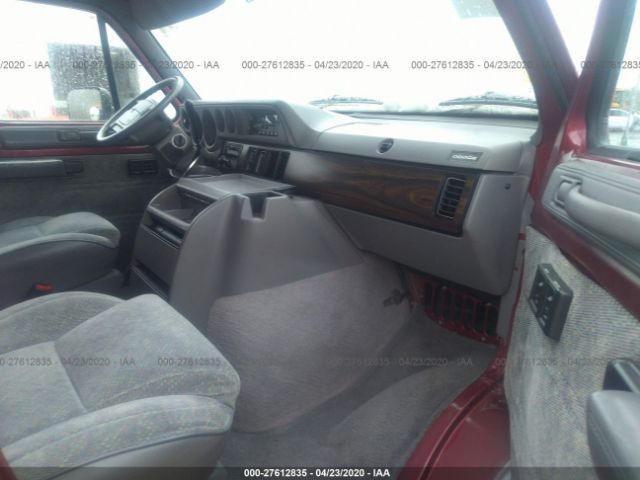 2B4HB25Z6VK565968 - 1997 DODGE RAM WAGON B2500 Red photo 5