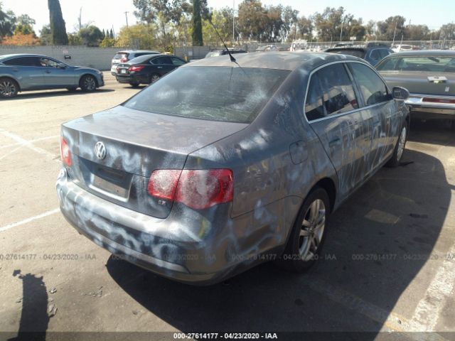 3VWEG71K07M138829 - 2007 VOLKSWAGEN JETTA WOLFSBURG Gray photo 4