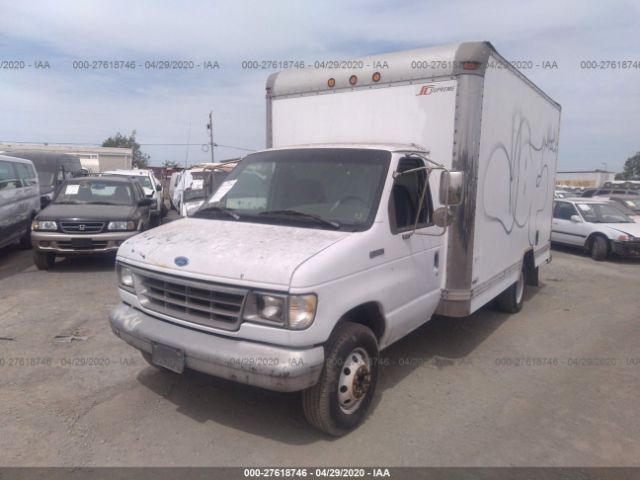 1FDKE37G7THA27034 - 1996 FORD ECONOLINE E350 CUTAWAY VAN White photo 2