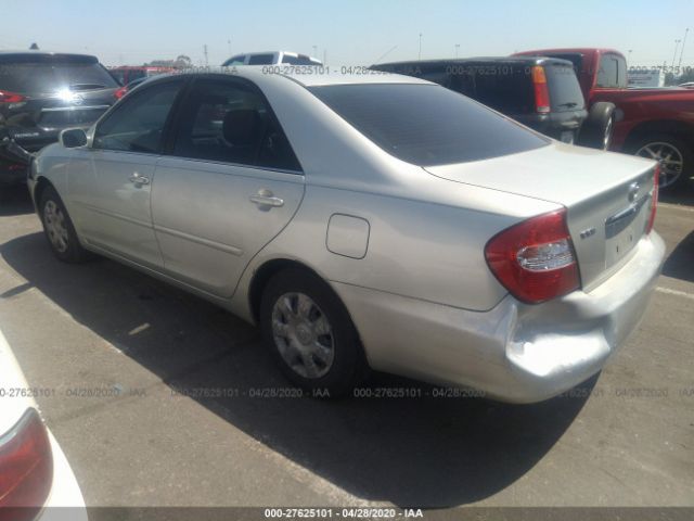 JTDBE32K430181859 - 2003 TOYOTA CAMRY LE/XLE Silver photo 3