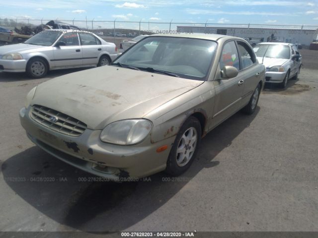 KMHWF35V0YA303635 - 2000 HYUNDAI SONATA GLS Gold photo 2