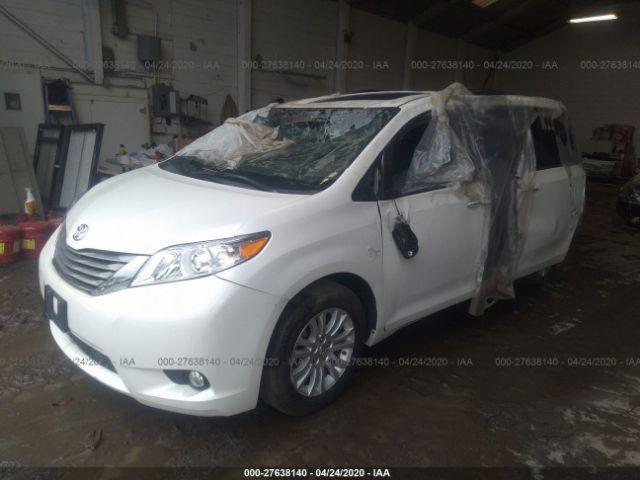 5TDYZ3DC0HS895089 - 2017 TOYOTA SIENNA XLE/LIMITED White photo 2