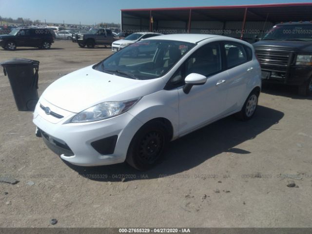 3FADP4TJ0DM215539 - 2013 FORD FIESTA S White photo 2