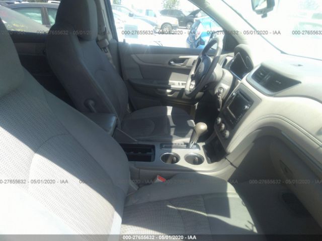 1GNKRFED2DJ132908 - 2013 CHEVROLET TRAVERSE LS Gray photo 5