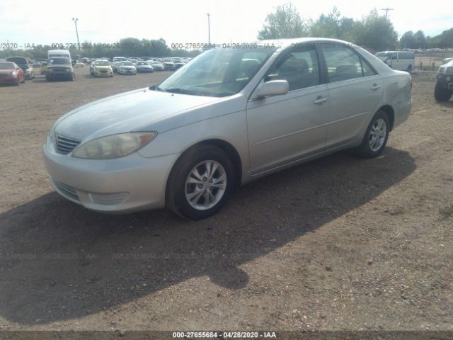 4T1BF32K76U113917 - 2006 TOYOTA CAMRY LE/XLE/SE Silver photo 2