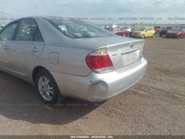 4T1BF32K76U113917 - 2006 TOYOTA CAMRY LE/XLE/SE Silver photo 6