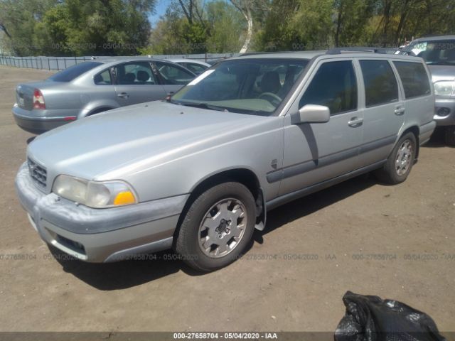 YV1LZ56D1Y2683413 - 2000 VOLVO V70 XC/SE Silver photo 2