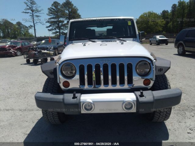 1C4AJWBG3DL574532 - 2013 JEEP WRANGLER SAHARA White photo 6