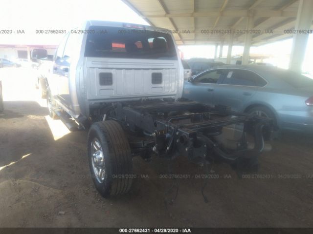 3C63R3CLXHG690767 - 2017 RAM 3500 ST Silver photo 3