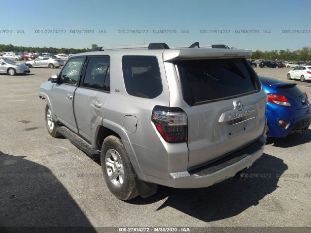 JTEBU5JR9K5660871 - 2019 TOYOTA 4RUNNER SR5/LIMITED/LIMITED NIGHT Silver photo 3