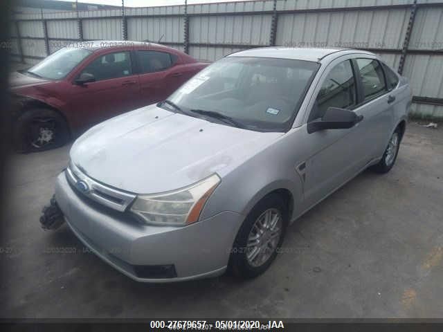 1FAHP35N38W138036 - 2008 FORD FOCUS SE/SEL/SES Silver photo 2