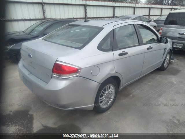 1FAHP35N38W138036 - 2008 FORD FOCUS SE/SEL/SES Silver photo 4